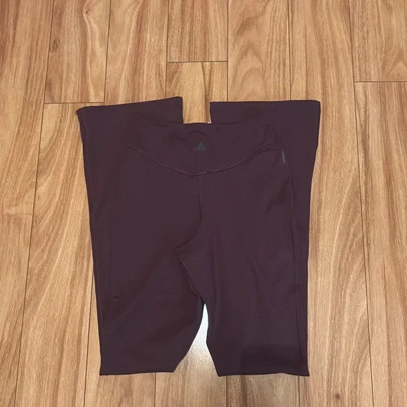 NWT Adidas women’s flared yoga pants in shadow brown sz Small. - Picture 9 of 10